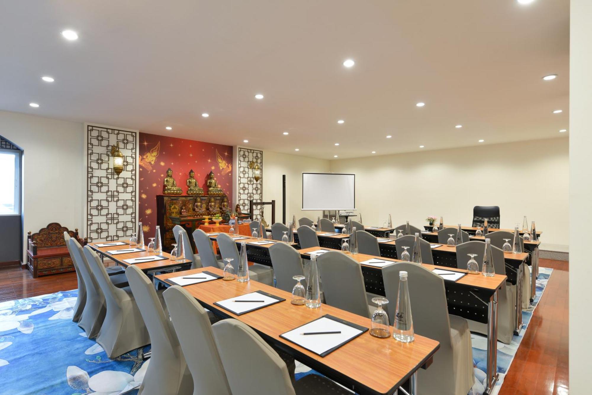 Villa De Pranakorn Bangkok Kültér fotó Meeting room at the hotel