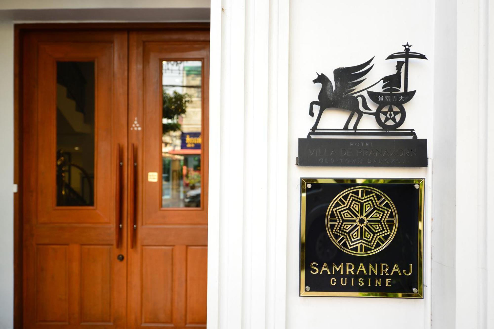 Villa De Pranakorn Bangkok Kültér fotó Samranraj Cuisine