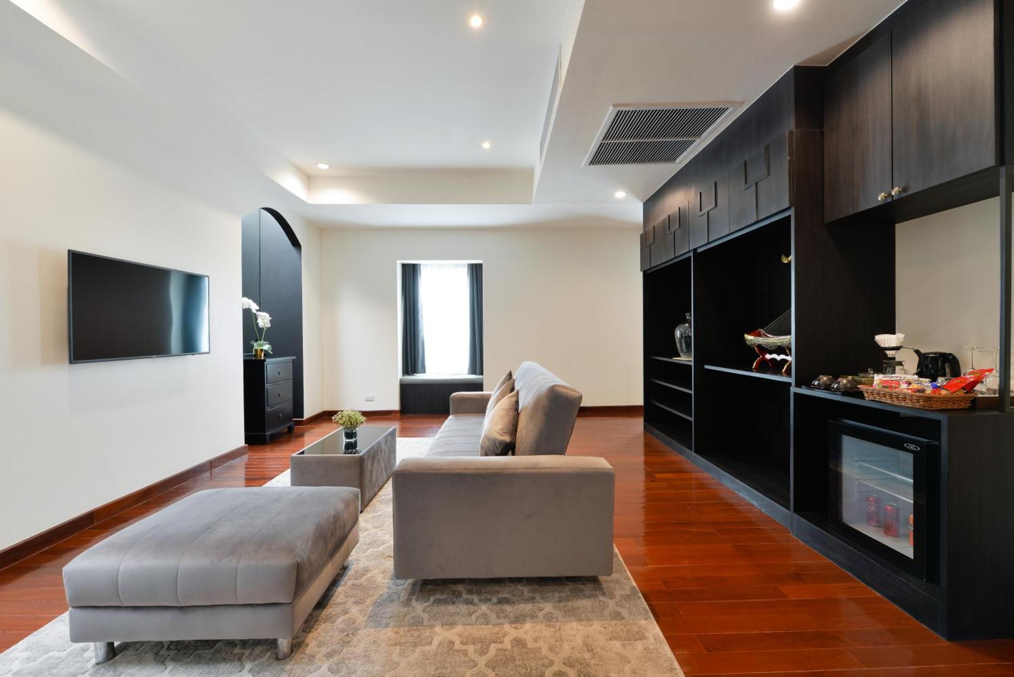 Villa De Pranakorn Bangkok Kültér fotó A suite at the airport